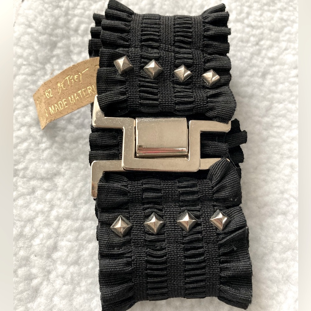Betsy Johnson stretch belt